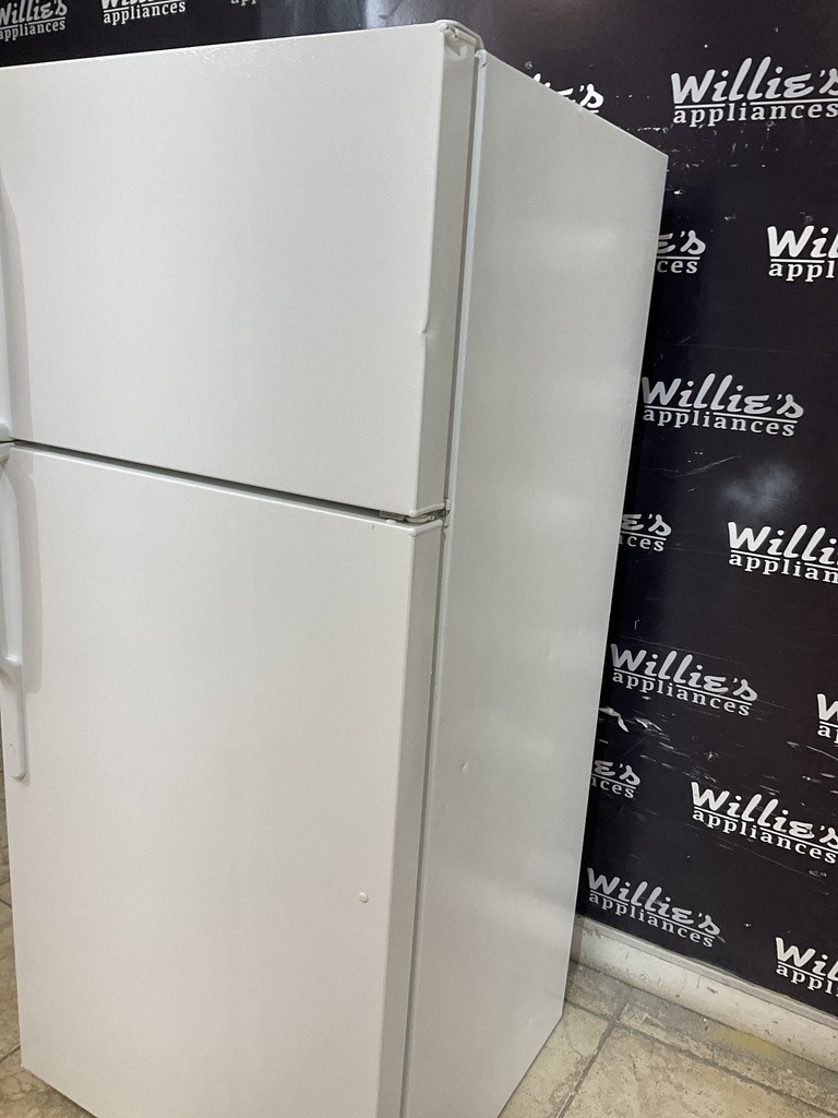 Ge Used Refrigerator Top and Bottom 28x64 1/2 (White) 