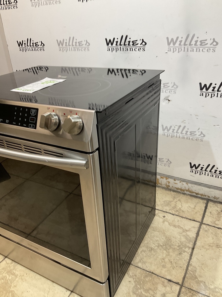 Samsung Used Electric Stove 220volts (40/50 AMP) 30inches {no cord} (Stainless steel) 
