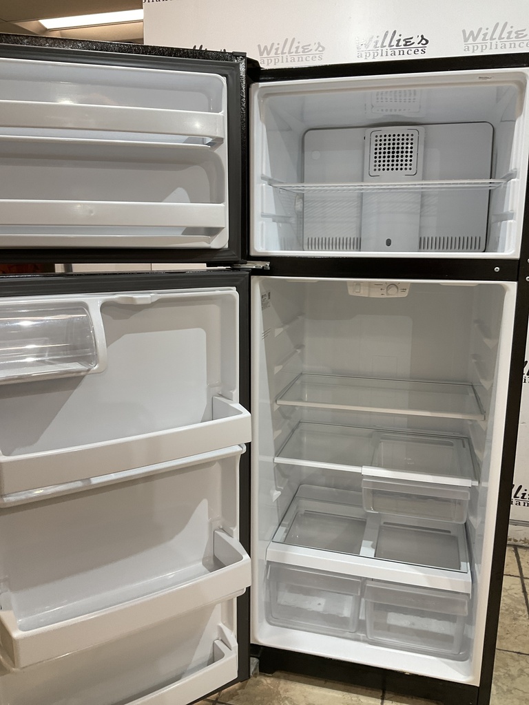 Ge Used Refrigerator Top and Bottom 28x67 (Black) 