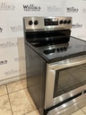 Frigidaire Used Electric Stove 220volts (40/50 AMP) 30inches {3 prong} 