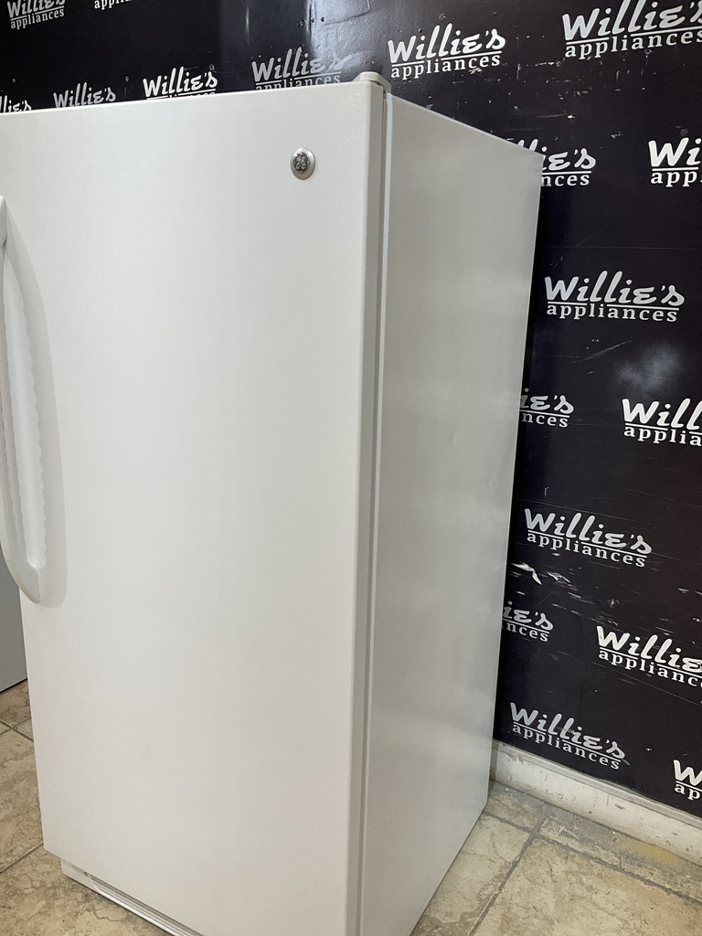 Ge Used Freezer Upright 28x59 1/2” (White) 