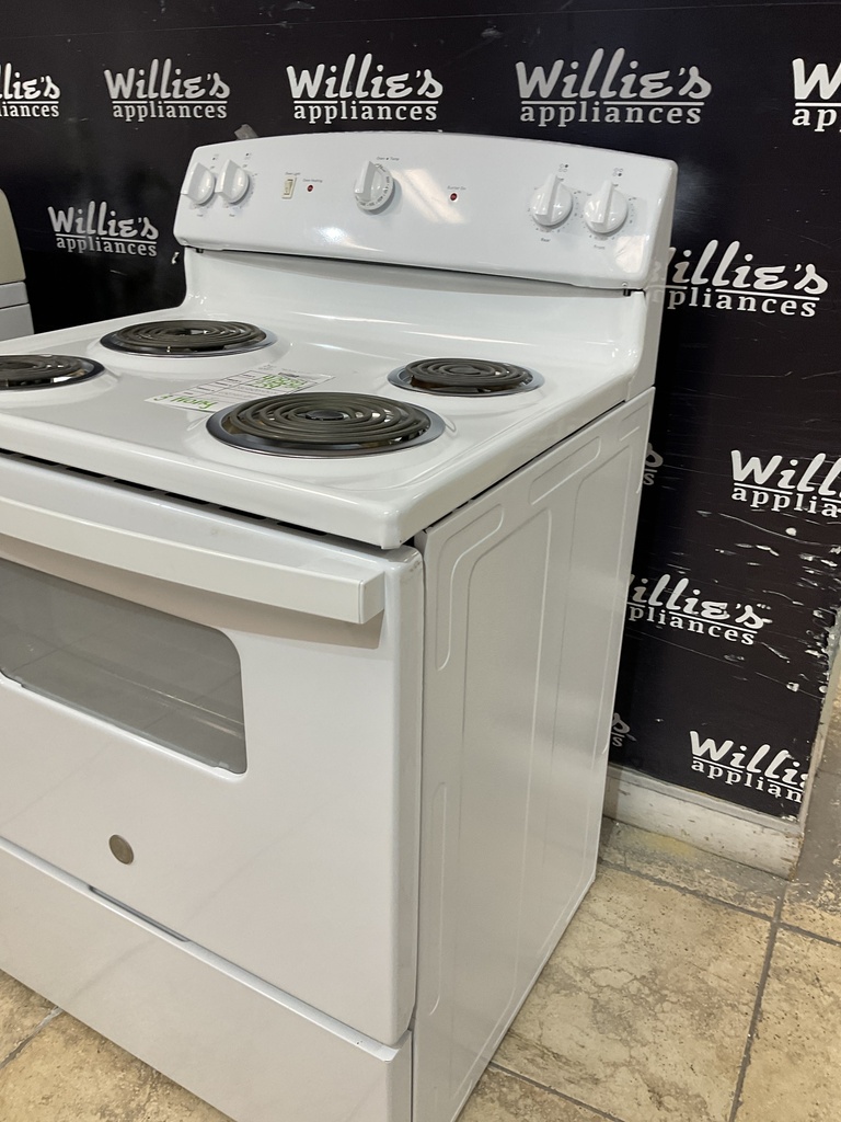 Ge Used Electric Stove 220volts (40/50 AMP) 30inches {3 prong} (White) 