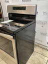 Whirlpool Used Electric Stove 220volts (40/50 AMP) 30inches {3 prong} 