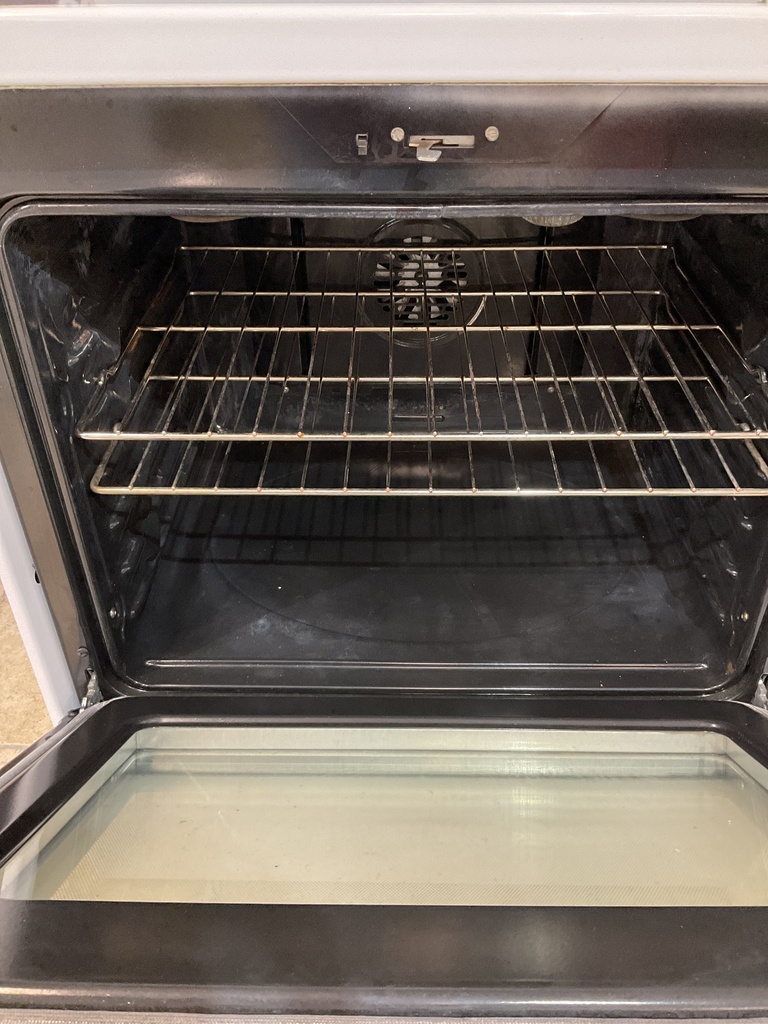 Ge Used Electric Stove 220volts (40/50 AMP) 30inches {no cord} (White) 