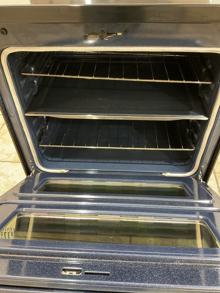 Samsung Used Electric Stove 220volts (40/50 AMP) 30inches {4 prong} (Stainless steel) 