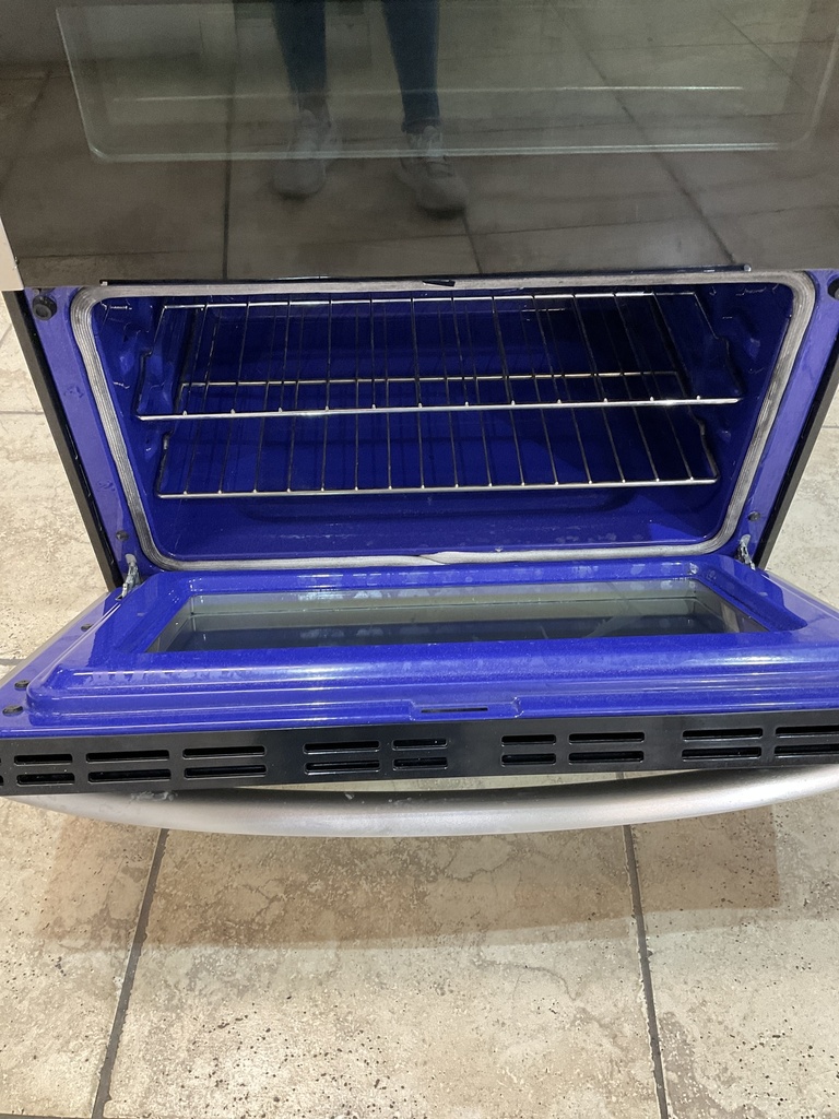Lg Used Electric Stove 220volts (40/50 AMP) 30inches {3 prong} (Stainless Steel)