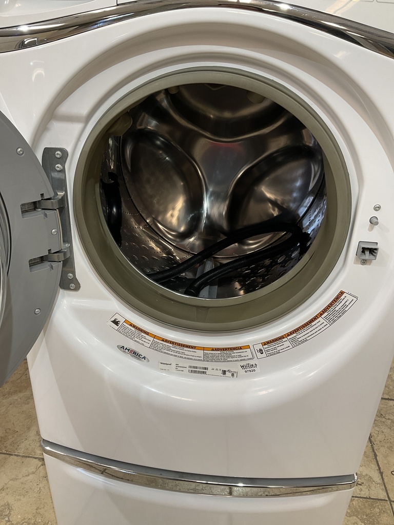 Whirlpool Used Washer Front-load 27inches (White) 
