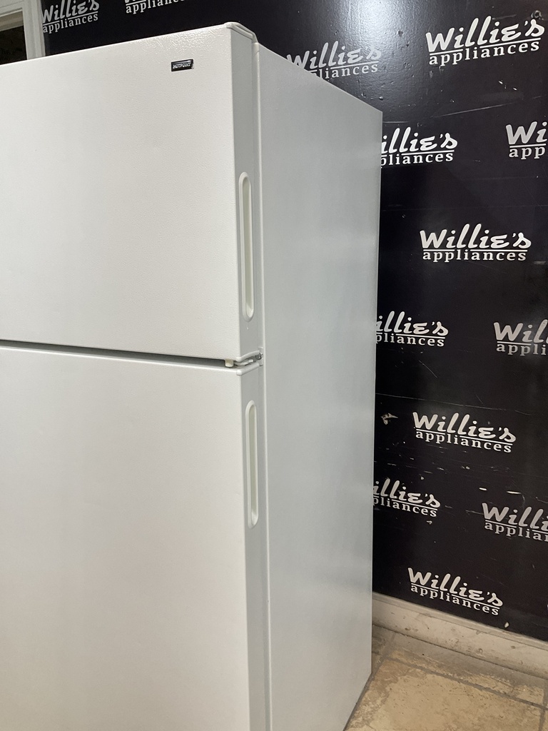 Hotpoint Used Refrigerator Top and Bottom 28x61 1/2” (White)