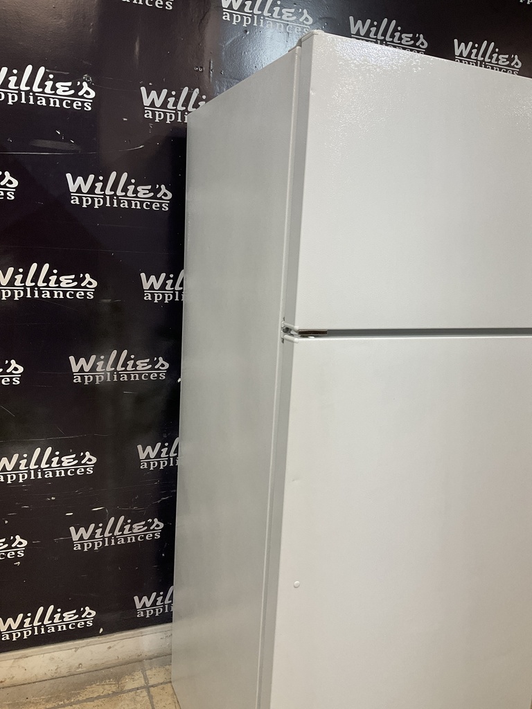 Ge Used Refrigerator Top and Bottom 28x67 (White) 