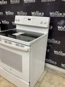 Ge Used Electric Stove 220volts (40/50 AMP) 30inches {3 prong} (White) 