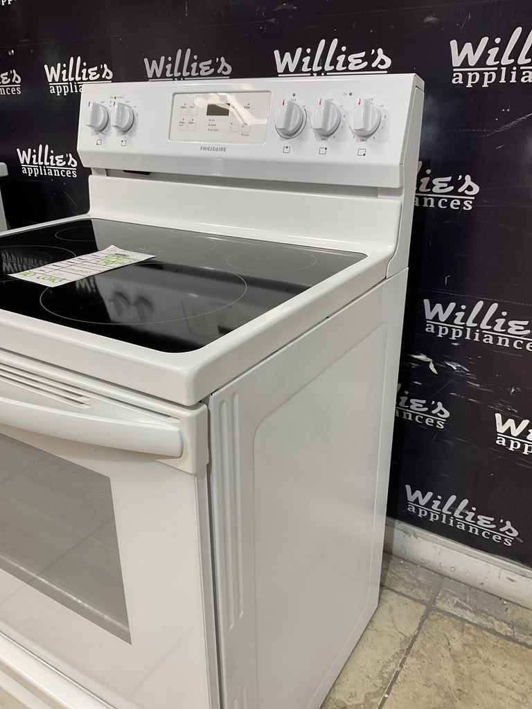 Frigidaire Used Electric Stove 220volts (40/50 AMP) 30inches {no cord} (White) 