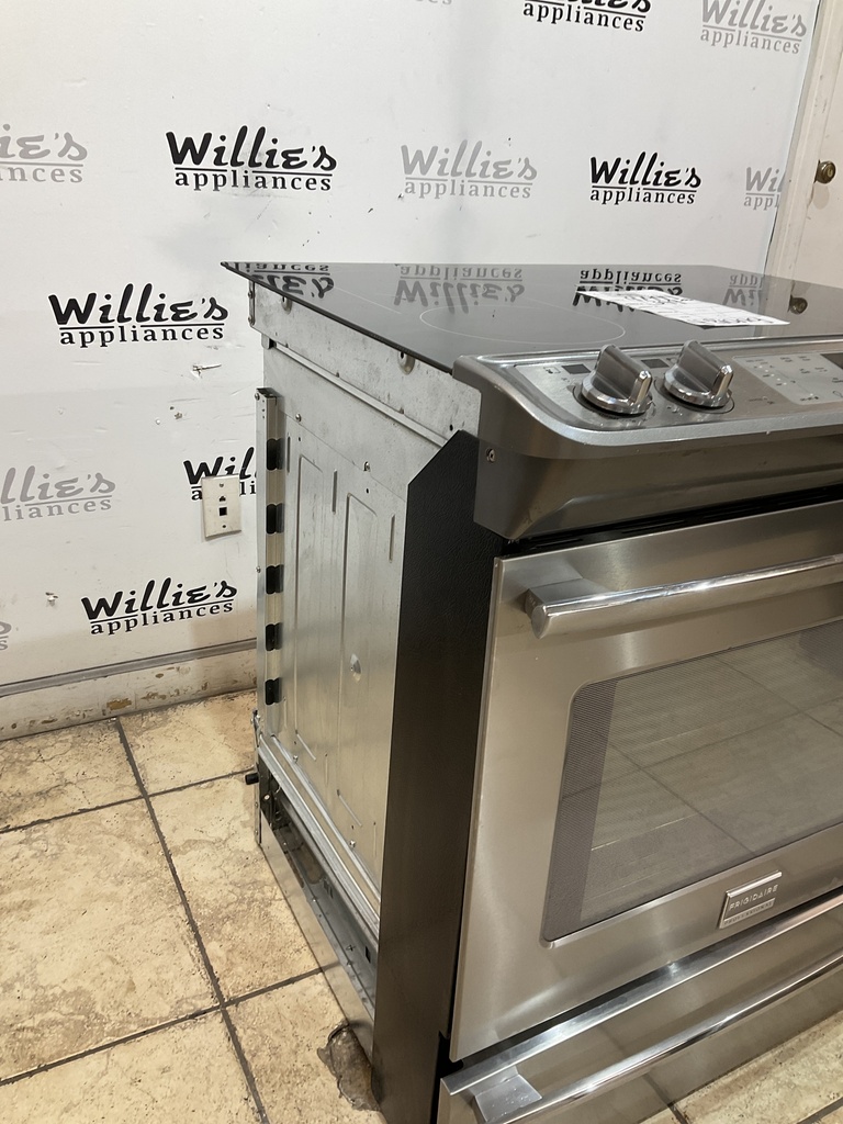 Frigidaire Used Electric Stove 220volts (40/50 AMP) 30inches {4 prong} (Stainless Steel)