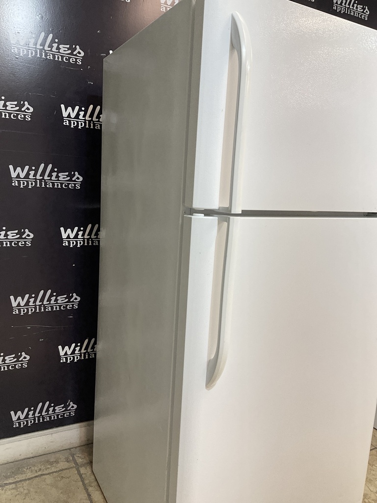 Frigidaire Used Refrigerator Top and Bottom 30x65 1/2” (White)