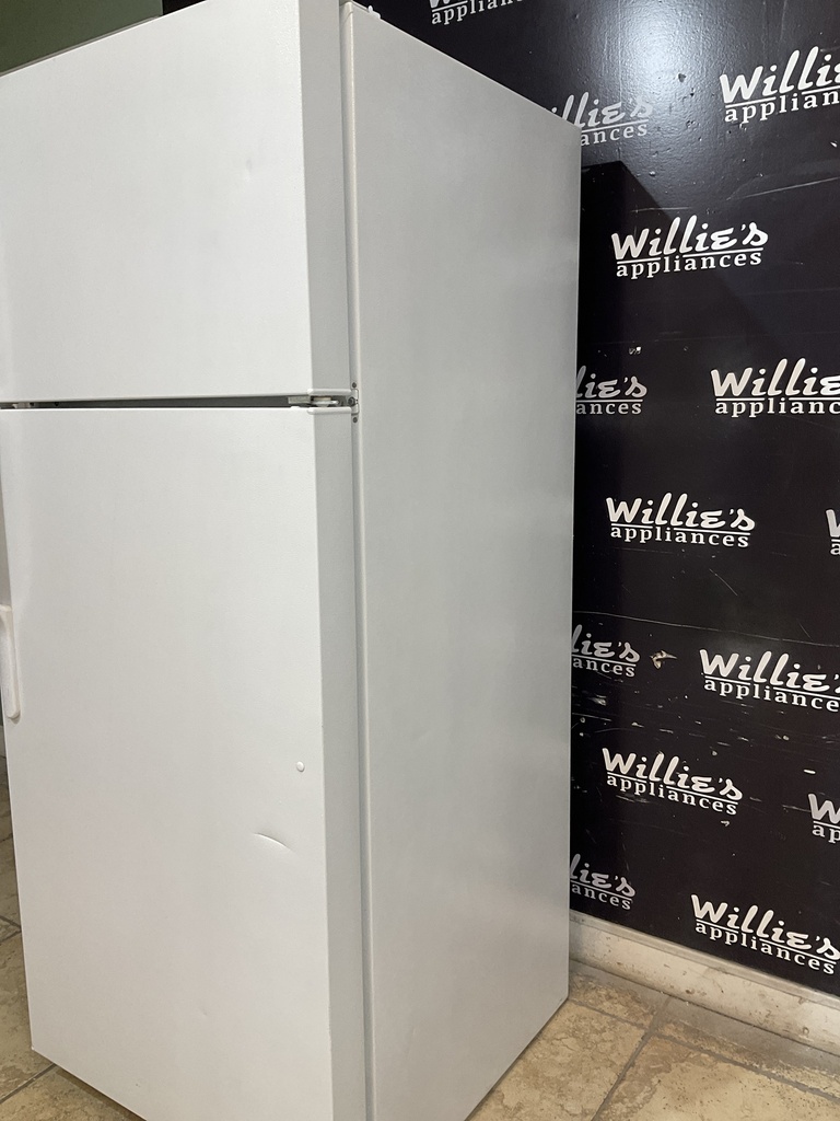 Ge Used Refrigerator Top and Bottom 28x67 (White) 