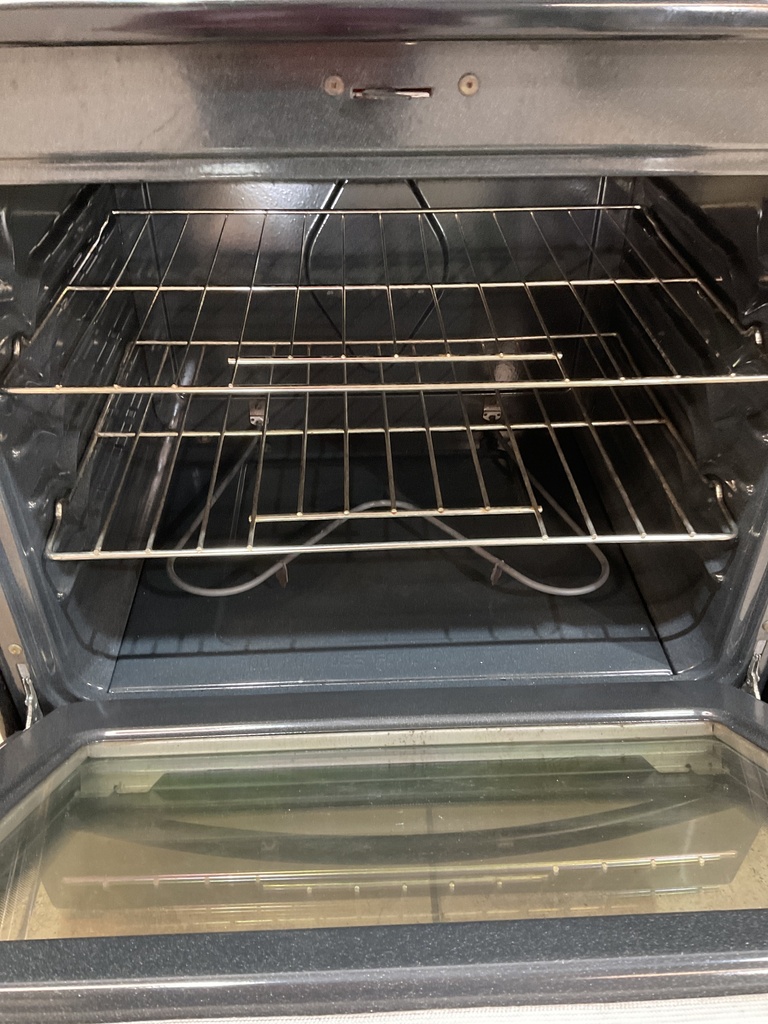 Frigidaire Used Electric Stove 220volts (40/50 AMP) 30inches {4 prong} 