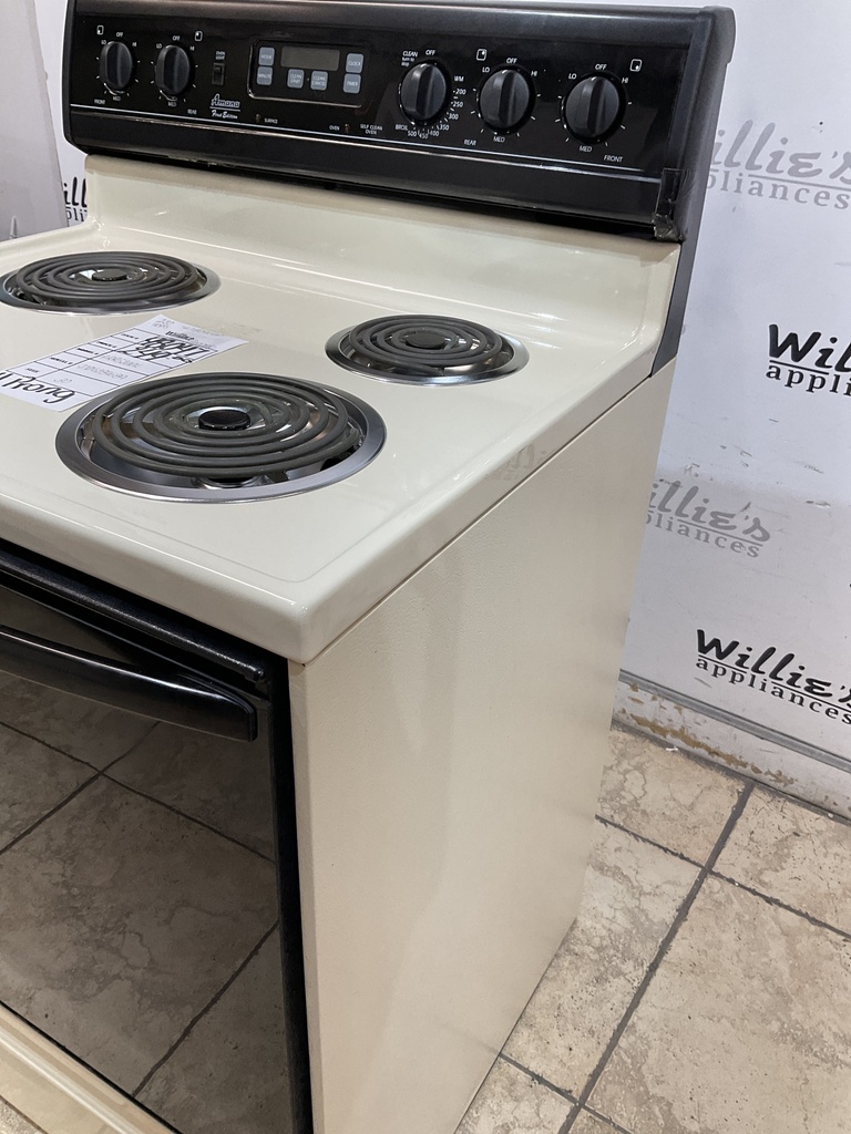 Amana Used Electric Stove 220volts (40/50 AMP) 30inches {4 prong} (Bisque/Black);