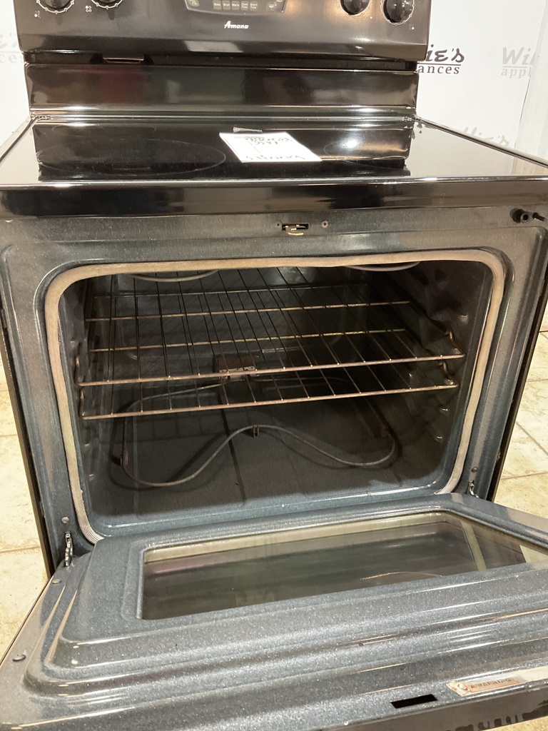 Amana Used Electric Stove 220volts (40/50 AMP) 30inches {3 prong} (Black) 