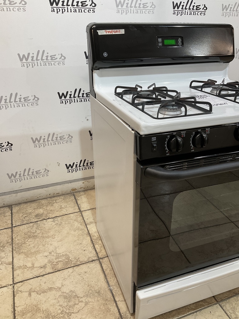 Ge Used Gas Propane Stove 30inches (White/Black) 