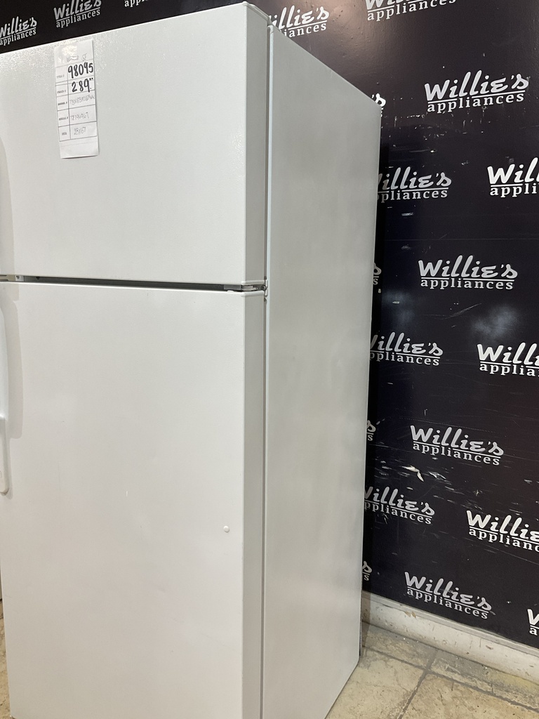 Ge Used Refrigerator Top and Bottom 28x67 (White) 