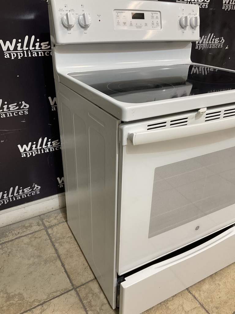 Ge Used Electric Stove 30inches {3 prong} (White)