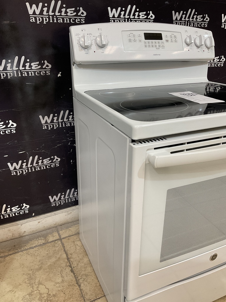 Ge Used Electric Stove 220volts (40/50 AMP) 30inches {3 prong} (White) 
