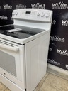 Ge Used Electric Stove 220volts (40/50 AMP) 30inches {3 prong} (White) 