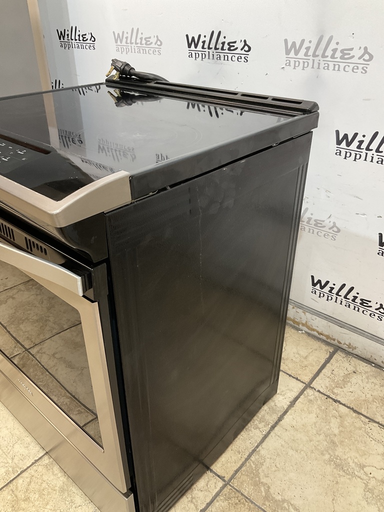 Whirlpool Used Electric Stove 220volts (40/50 AMP) 30inches {no cord} (Stainless Steel) 