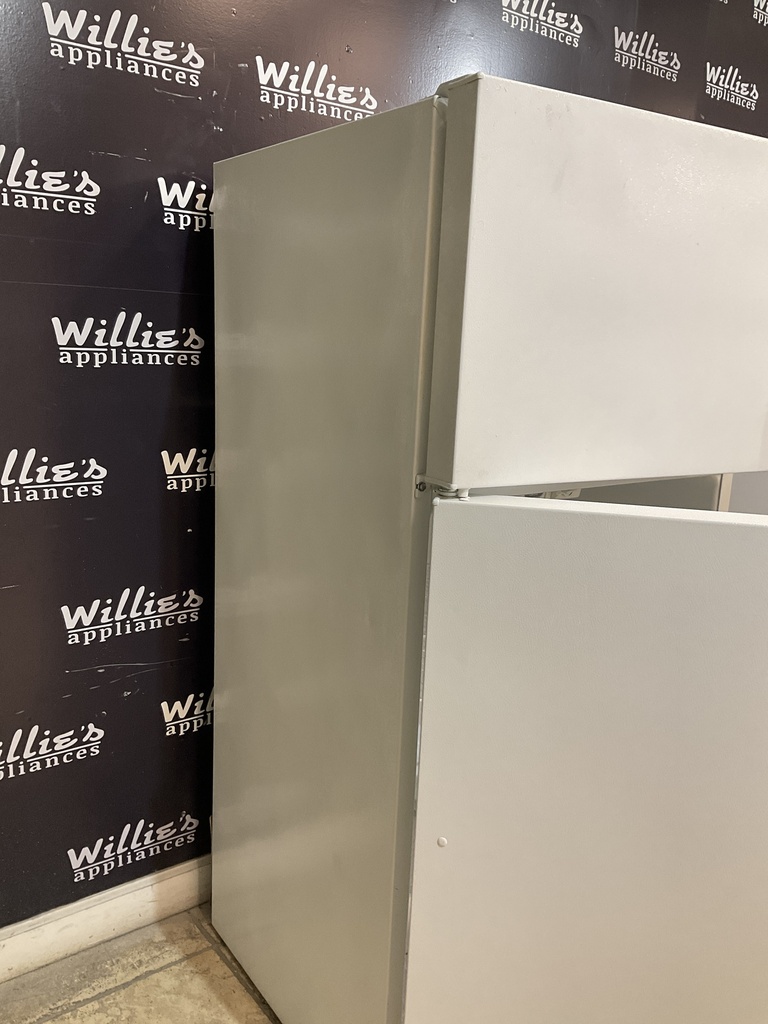 Ge Used Refrigerator Top and Bottom 28x61 1/2” (White) 