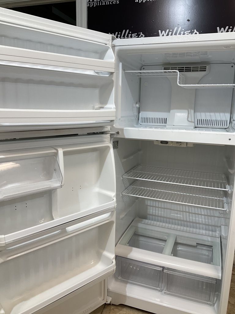 Ge Used Refrigerator Top and Bottom 28x61 1/2” (White) 