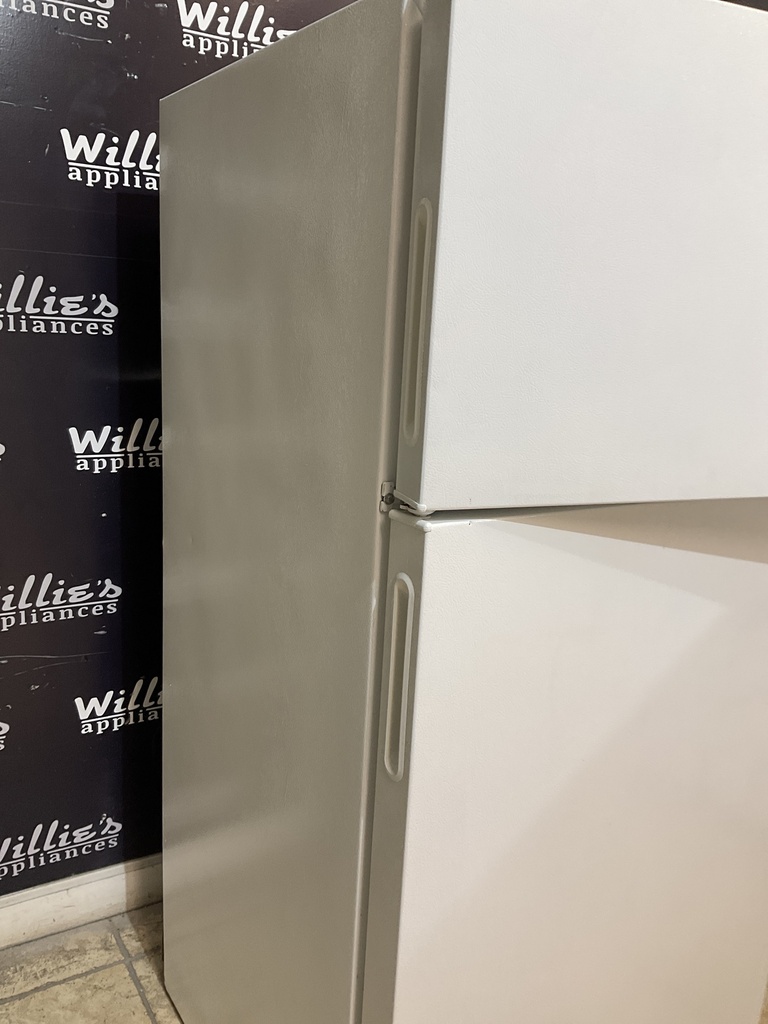 Hotpoint Used Refrigerator Top and Bottom 28x61 1/2” (White) 