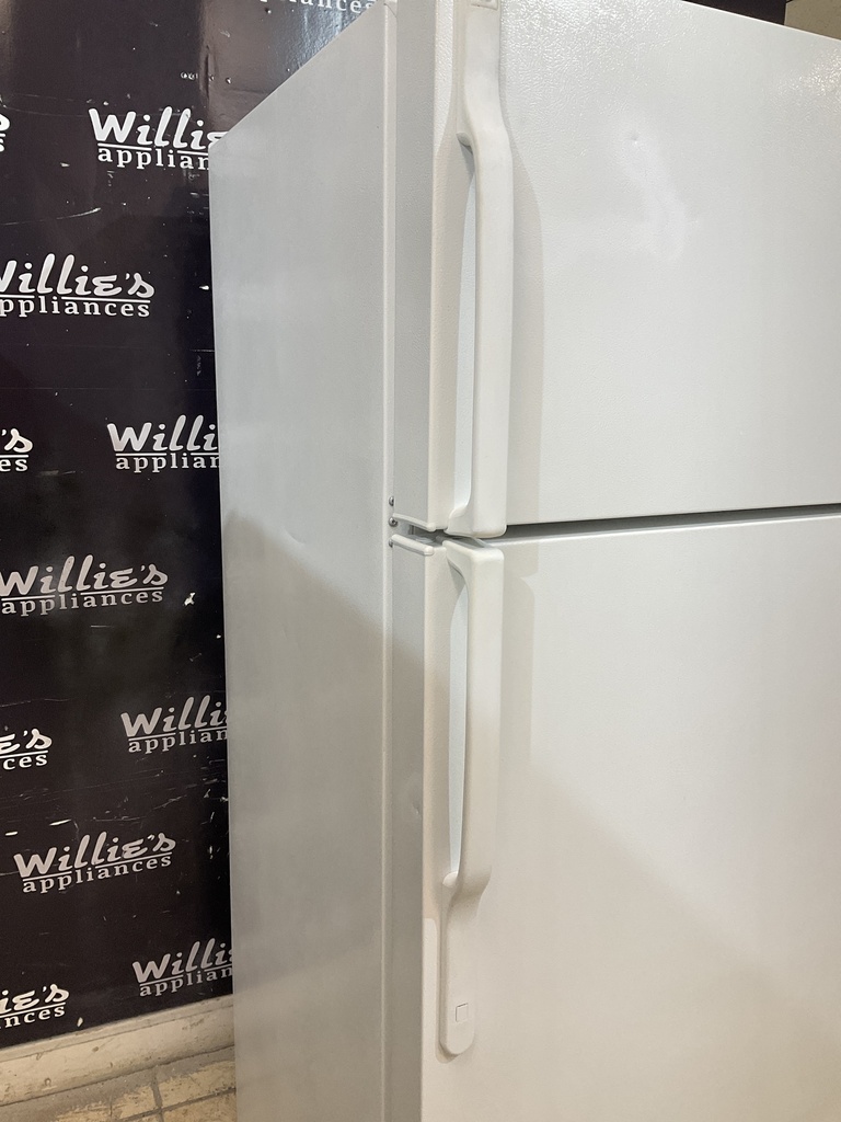 Ge Used Refrigerator Top and Bottom 28x67 (White) 