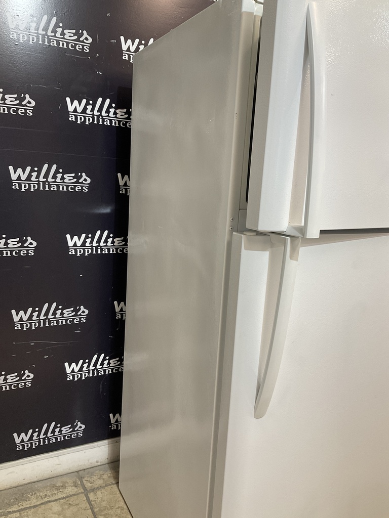 Frigidaire Used Top and Bottom 30x65 1/2” (White) 