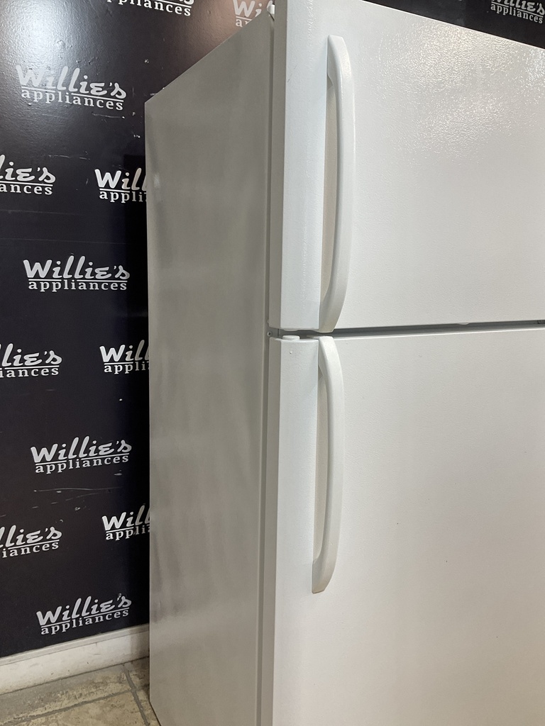 White Westinghouse Used Refrigerator  Top and Bottom 30x65 1/2” (White) 