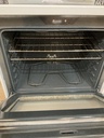 Ge Used Electric Stove 220volts (40/50 AMP) 30inches {3 prong} (White) 