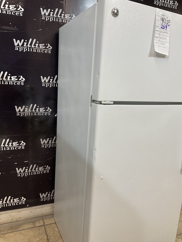 Ge Used Refrigerator Top and Bottom 28x64 (White)
