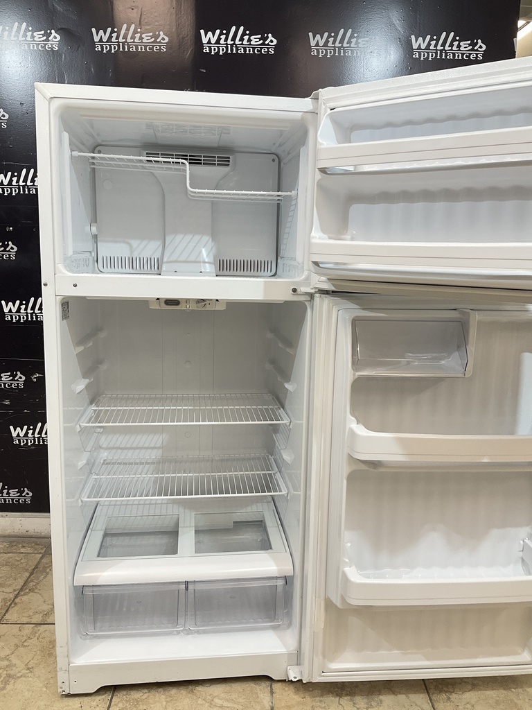 Ge Used Refrigerator Top and Bottom 28x64 1/2” (White)