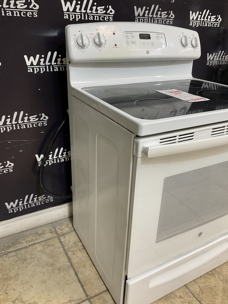 Ge Used Electric Stove 220volts (40/50 AMP) 30inches {4 prong} (White) 