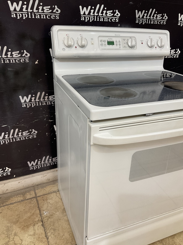 Ge Used Electric Stove 220volts (40/50 AMP) 30inches {no cord} (White) 