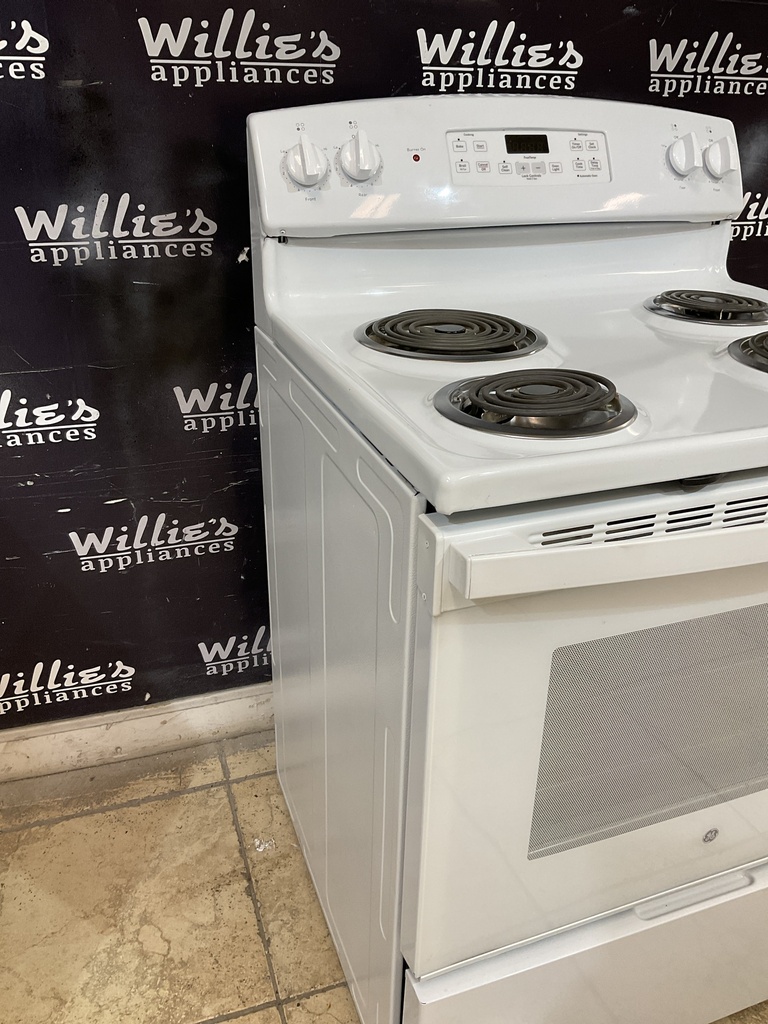 Ge Used Electric Stove 220volts (40/50 AMP) 30inches {no cord} (White)