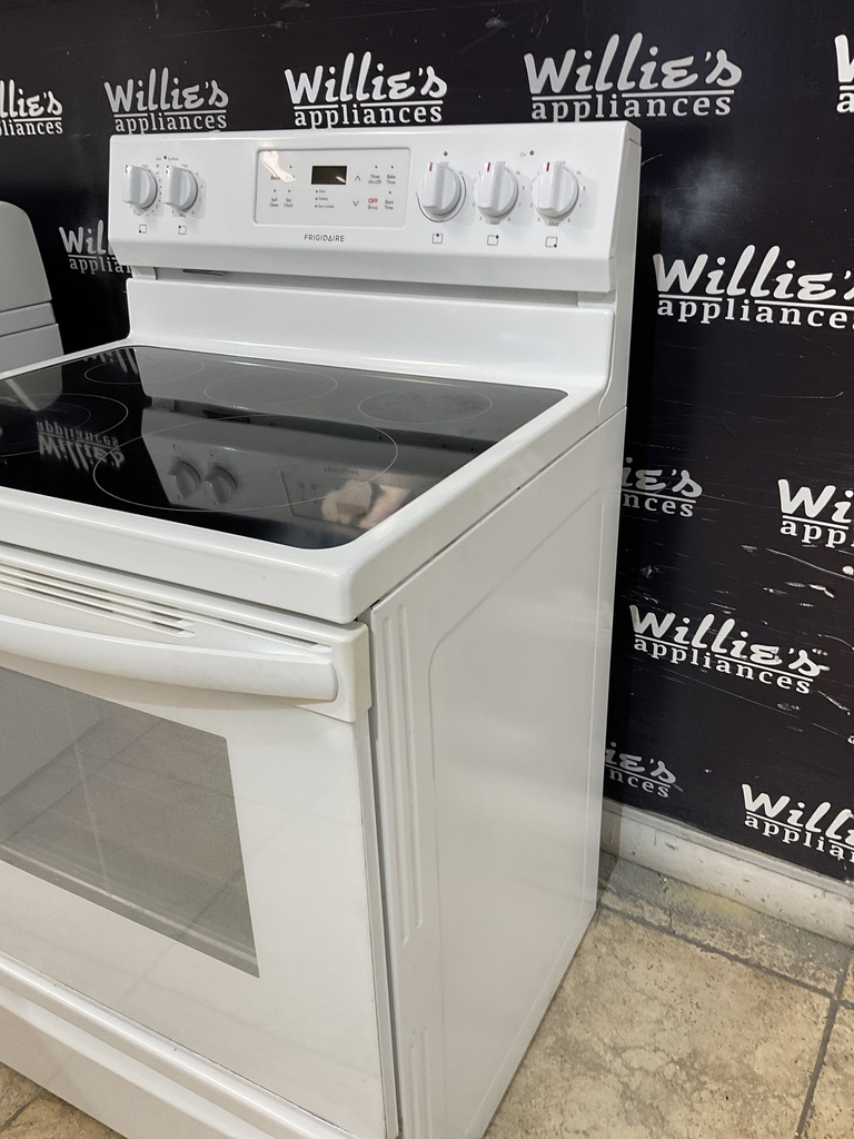 Frigidaire Used Electric Stove 220 volts (40/50 AMP) 30inches {3 prong} (White) 