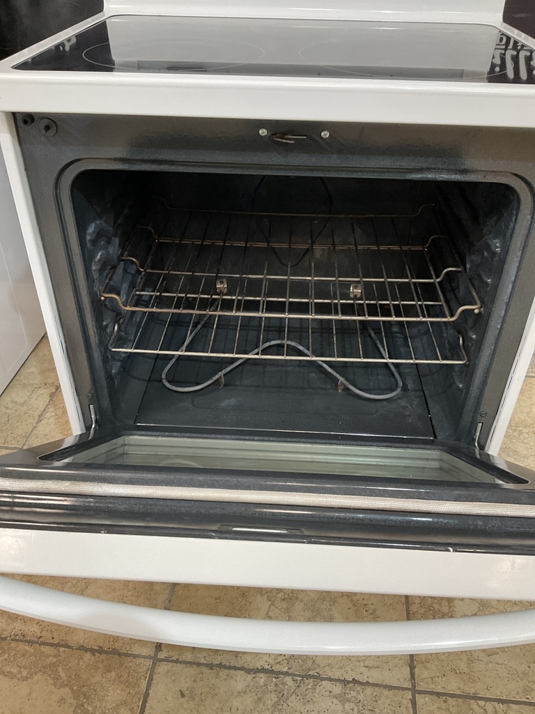 Frigidaire Used Electric Stove 220 volts (40/50 AMP) 30inches {3 prong} (White) 