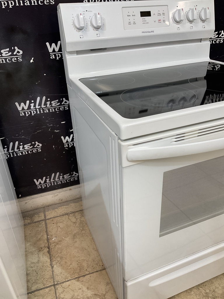 Frigidaire Used Electric Stove 220 volts (40/50 AMP) 30inches {3 prong} (White) 