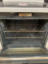 Ge Used Electric Stove 220volts (40/50 AMP) 30inches {3 prong} (White) 