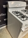 Ge Used Natural Gas Stove 30inches. (white)