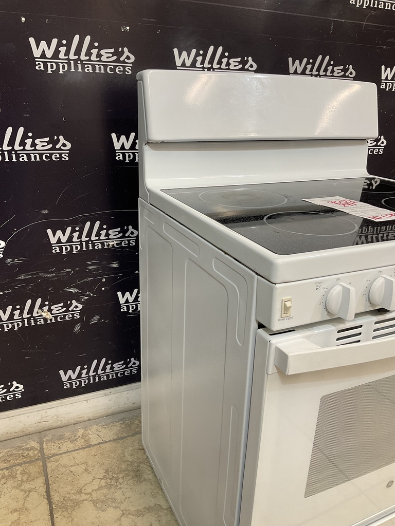 Ge Used Electric Stove 220volts (40/50 AMP) 30inches {no cord} (White) 