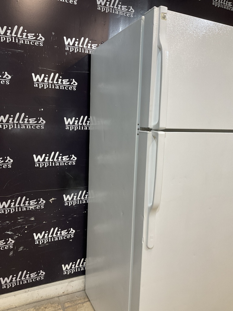 Ge Used Refrigerator Top and Bottom 28x67 (White) 
