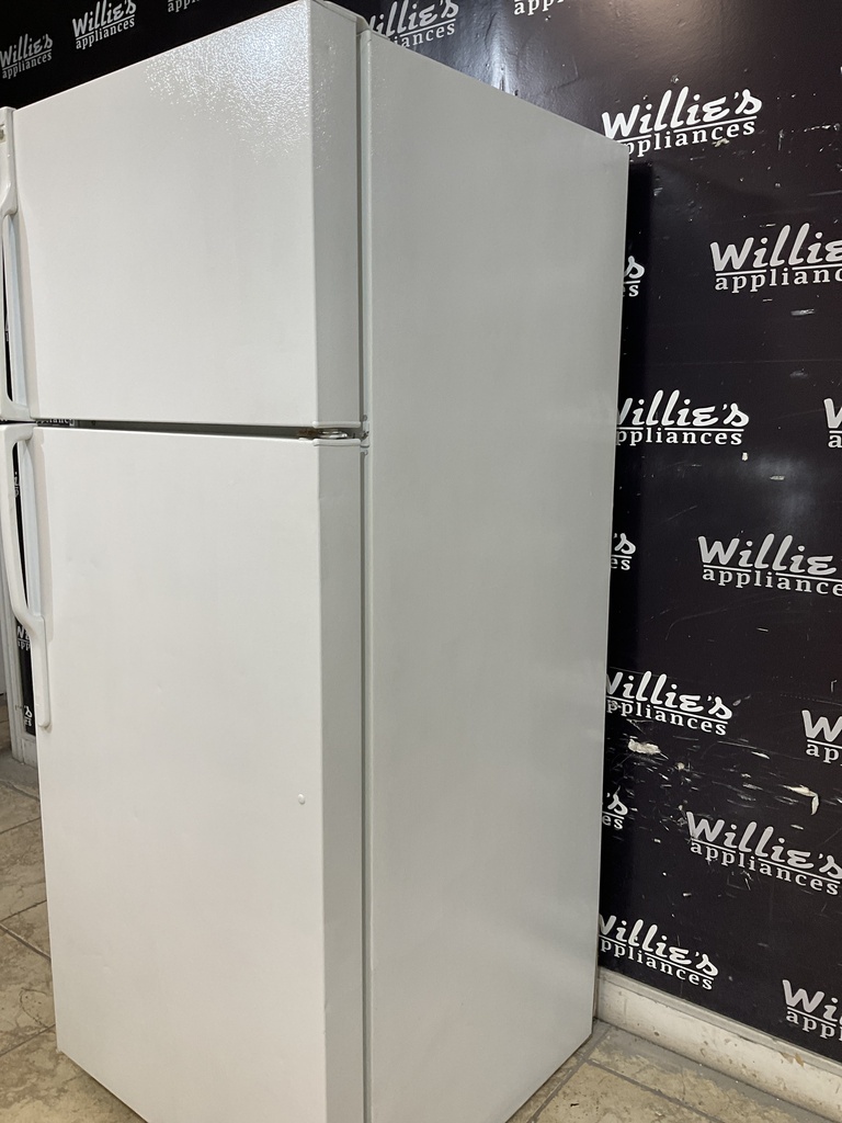 Ge Used Refrigerator Top and Bottom 28x67 (White) 