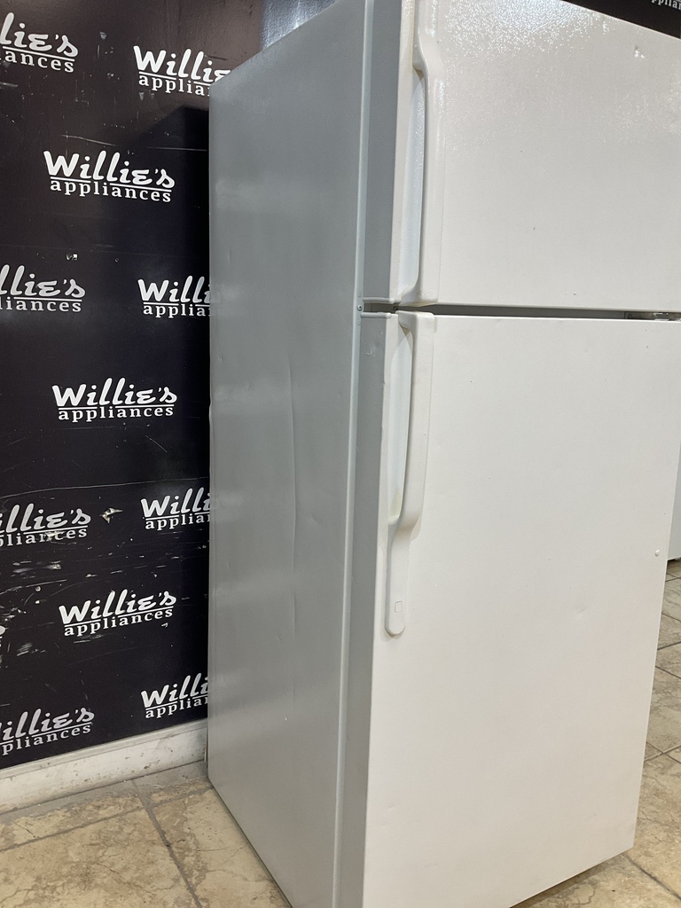 Ge Used Refrigerator Top and Bottom 30x65 1/2” (White) 