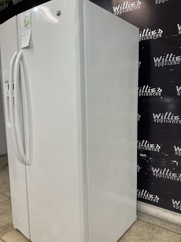 Ge Used Refrigerator Side by Side 33x69 1/2” (White) 