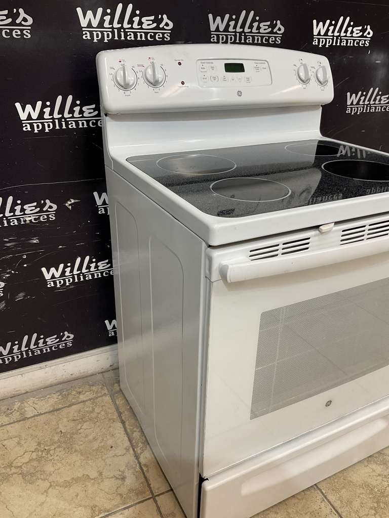 Ge Used Electric Stove 220volts (40/50 AMP) 30inches {no cord} (White)